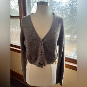 H & M Sweater New With Tags